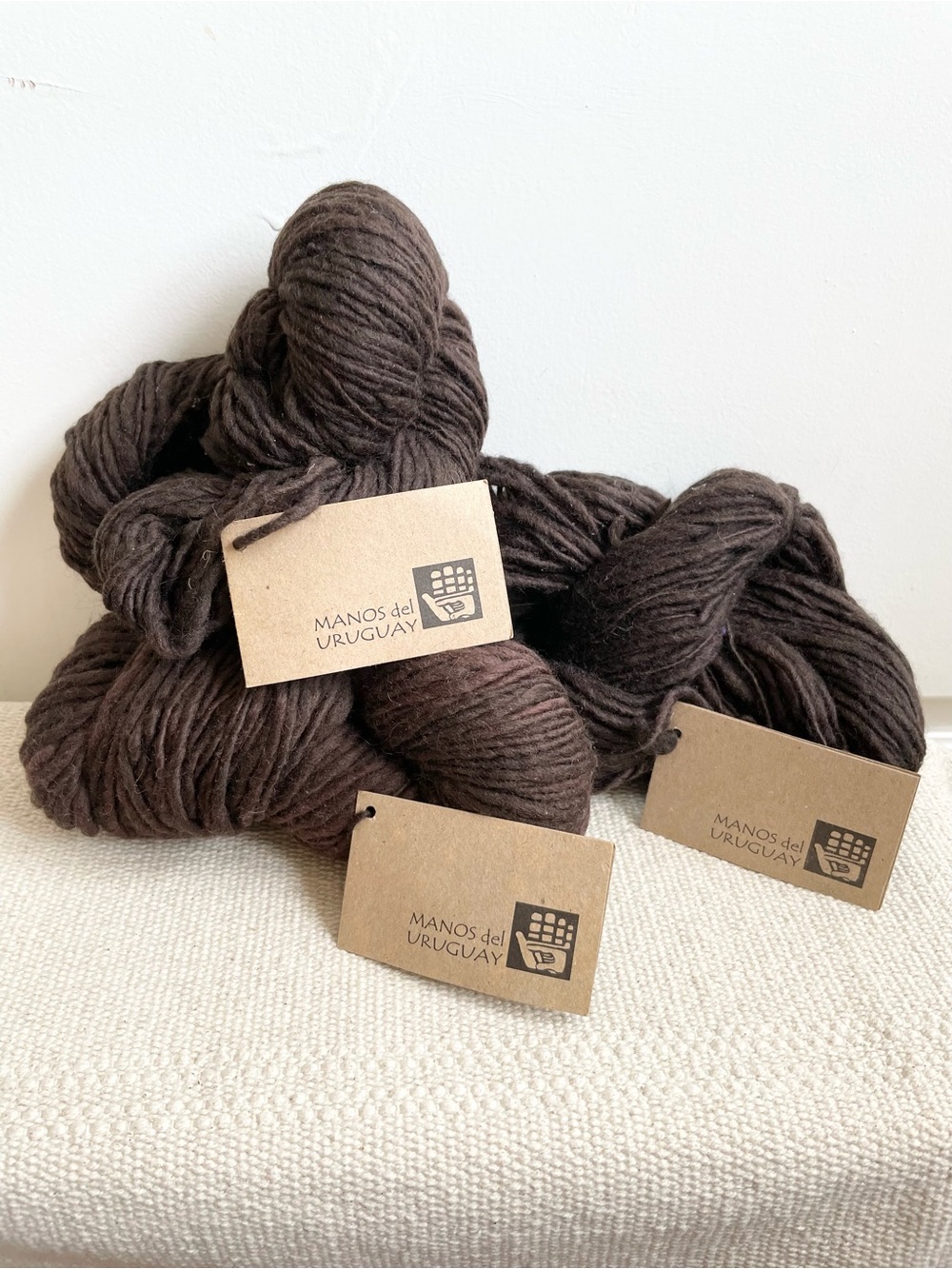 Manos Del Uruguay kettle dyed Pure Wool 100gr 138 Yards Each Color G Coffee